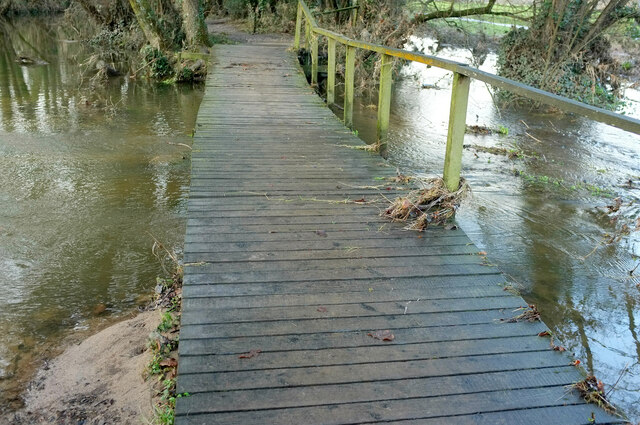 Walkway At Fishwick Feeder © Derek Harper Cc-by-sa 2.0 :: Geograph 