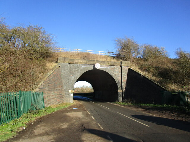Railway bridge over Bradmore Lane