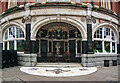 Harringay : main entrance, "Salisbury Hotel"