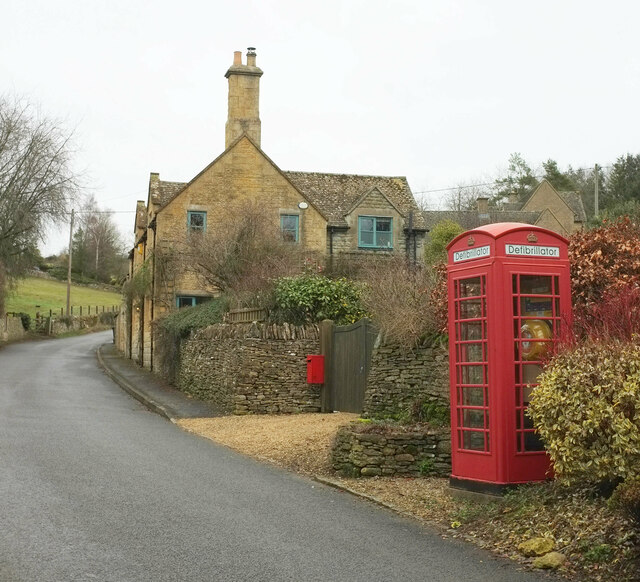 Cottages and telephone box, Compton Abdale
