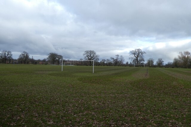 football-pitches-on-22-acres-ds-pugh-cc-by-sa-2-0-geograph-britain