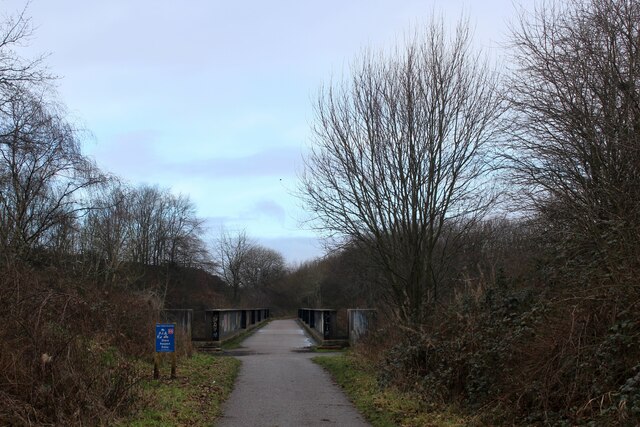 Spen Valley Greenway approaching the M62