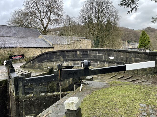 Bridge 17 over the Rochdale Canal