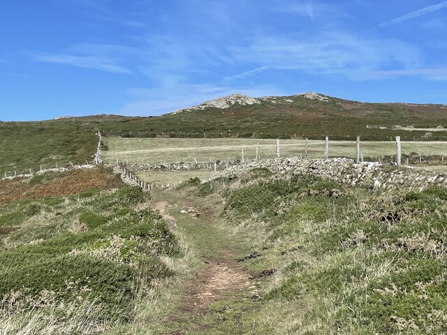 The coast path above Pwlldawnau