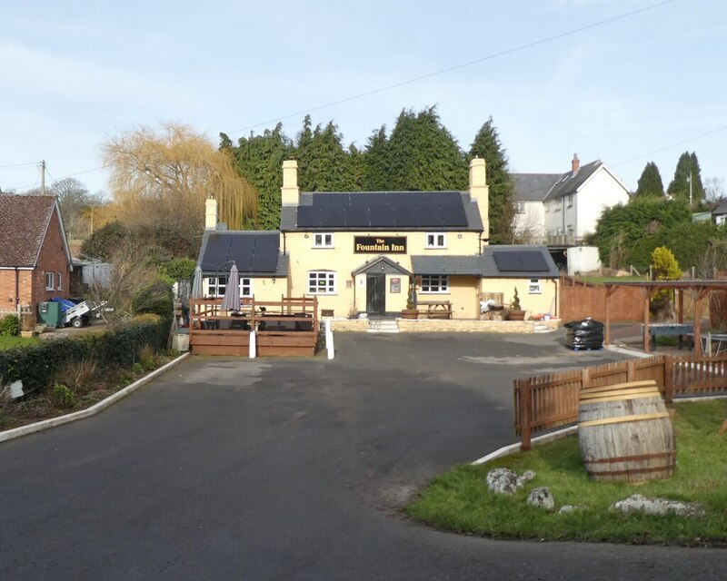 The Fountain Inn, Orcop Hill © Roger Cornfoot Cc-by-sa 2.0 :: Geograph 