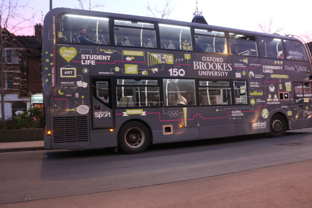 Oxford park and ride bus on Park End Street