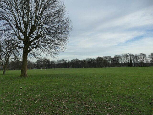 Harehills Park: football pitches © Stephen Craven cc-by-sa/2.0 ...