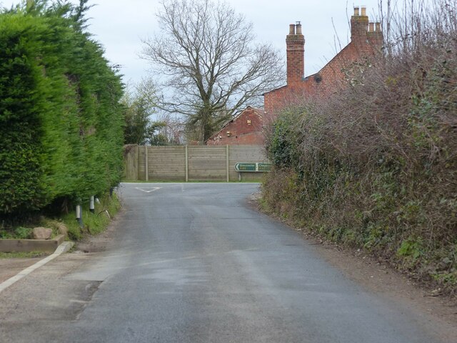 Approaching the junction of Oakle Street with the A48 from Gloucester to Chepstow