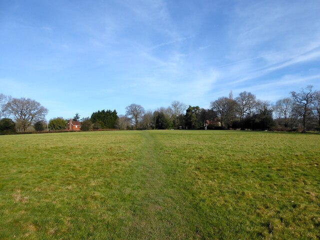 Hundred House Field © Simon Carey cc-by-sa/2.0 :: Geograph Britain and ...