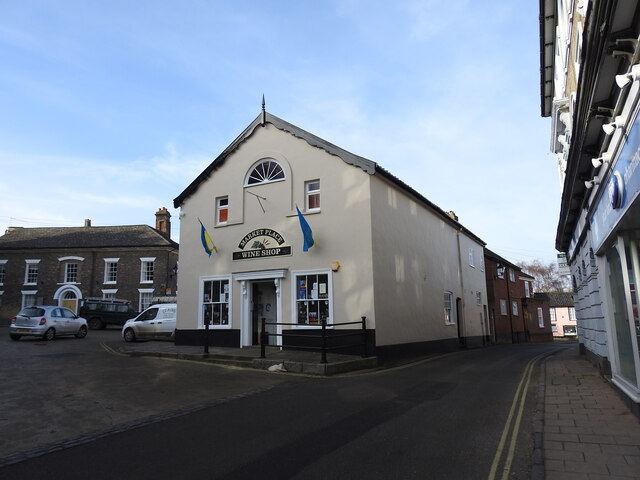 Halesworth Market Place - wine shop and... © Adrian S Pye cc-by-sa/2.0 ...