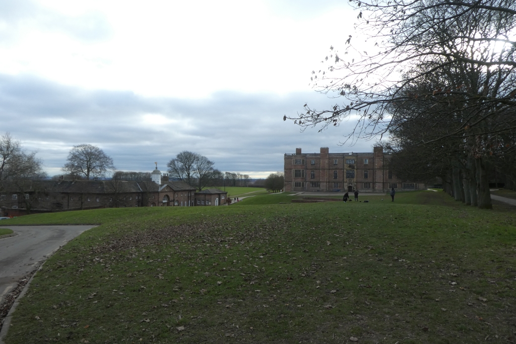 towards-temple-newsam-house-ds-pugh-cc-by-sa-2-0-geograph-britain