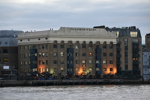 Pickfords Wharf N Chadwick Cc By Sa Geograph Britain And Ireland