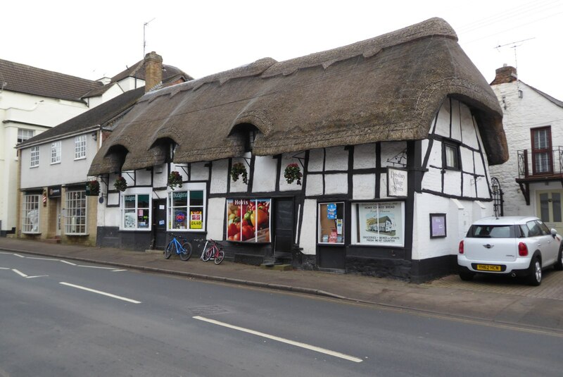 Budgens store in Prestbury © Philip Halling ccbysa/2.0 Geograph