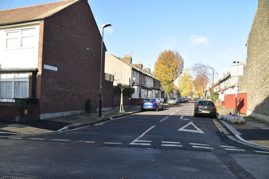 Meath Rd N Chadwick Cc By Sa Geograph Britain And Ireland