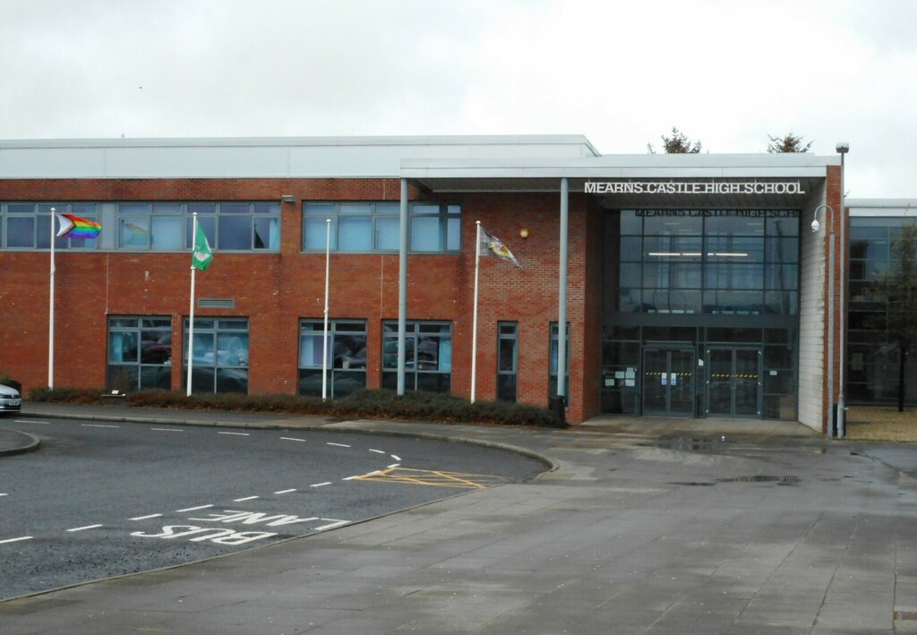 Mearns Castle High School © Richard Sutcliffe Cc-by-sa/2.0 :: Geograph ...