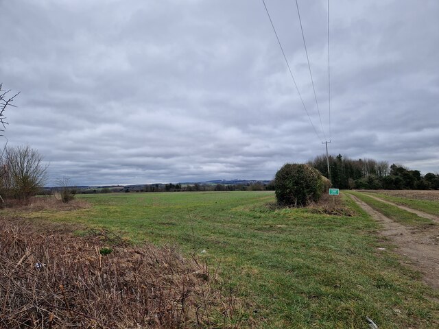 Farmland south-east of the road to Headbourne Worthy
