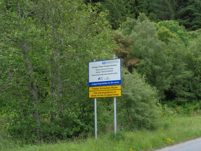 road-sign-for-timber-extraction-route-walkon4-geograph-britain-and