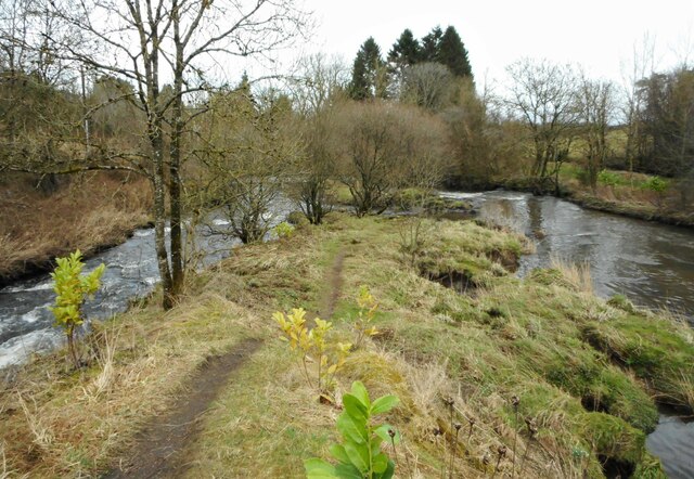 Two rivers meeting © Richard Sutcliffe :: Geograph Britain and Ireland