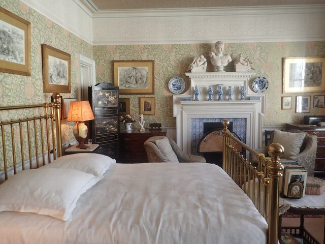 Principal bedroom in Linley Sambourne... © Marathon cc-by-sa/2.0 ...