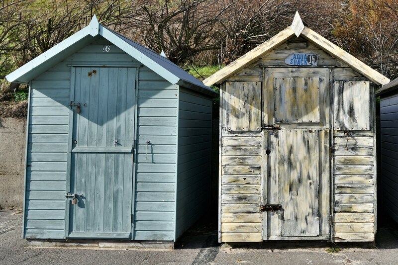 pakefield-two-beach-huts-michael-garlick-cc-by-sa-2-0-geograph