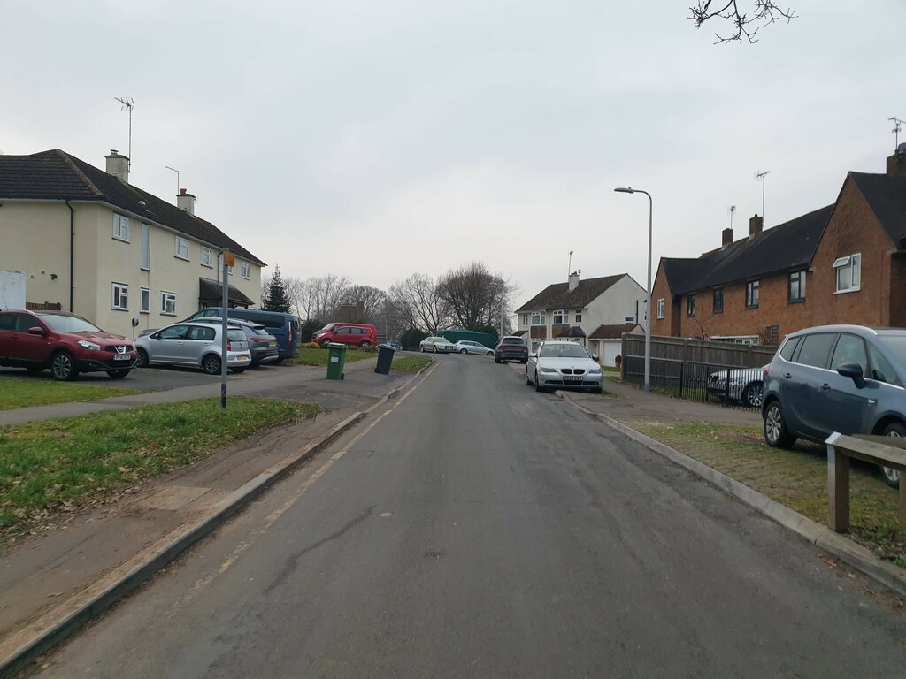 Garford Crescent © Oscar Taylor cc-by-sa/2.0 :: Geograph Britain and ...