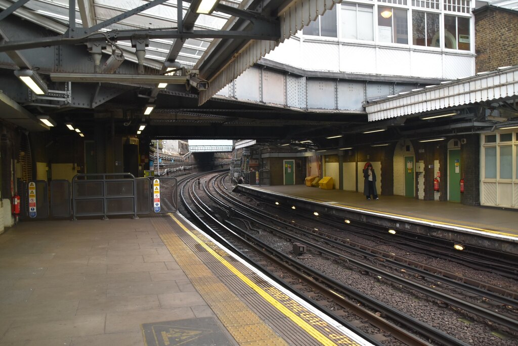 bow-road-station-n-chadwick-geograph-britain-and-ireland