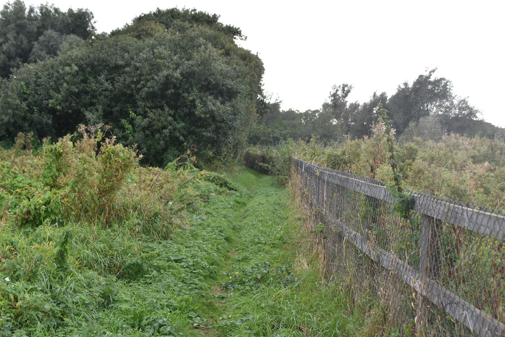 Footpath © N Chadwick :: Geograph Britain and Ireland