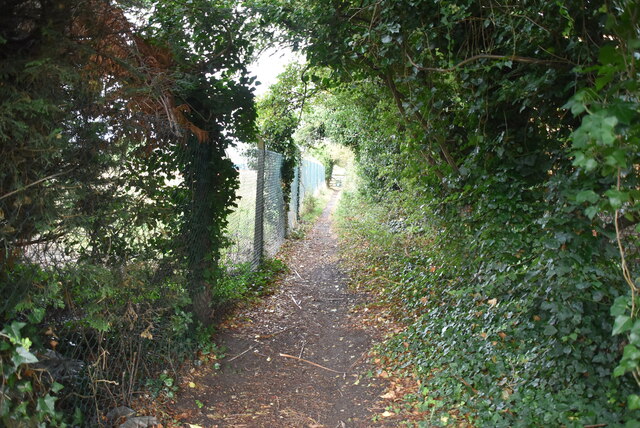 footpath-n-chadwick-geograph-britain-and-ireland