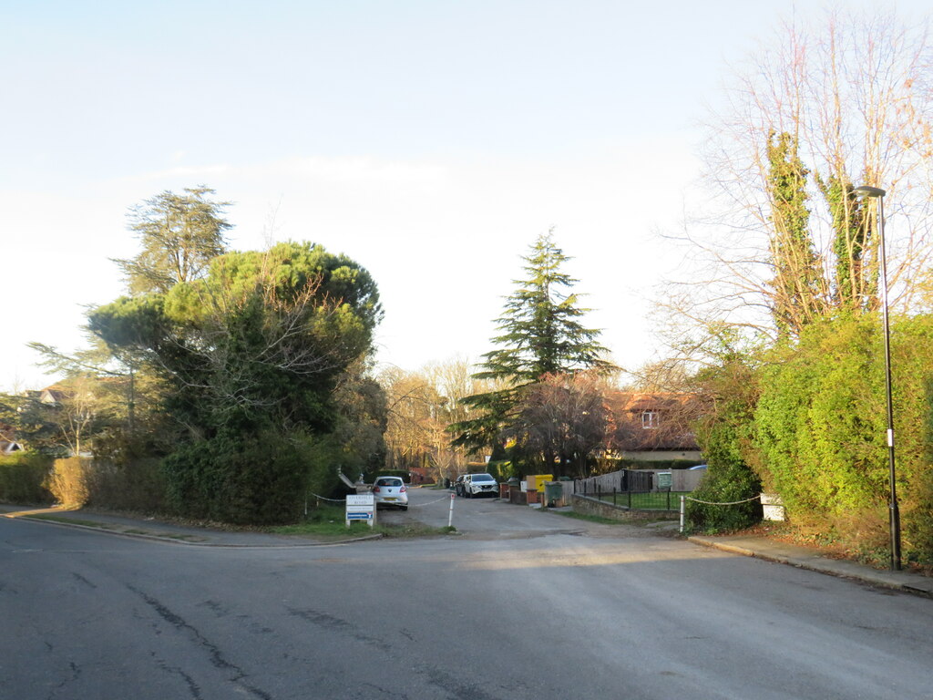 overhill-road-purley-malc-mcdonald-geograph-britain-and-ireland