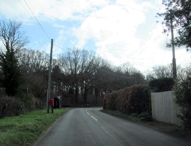 Wadborough Road approaching Mill Lane crossroads