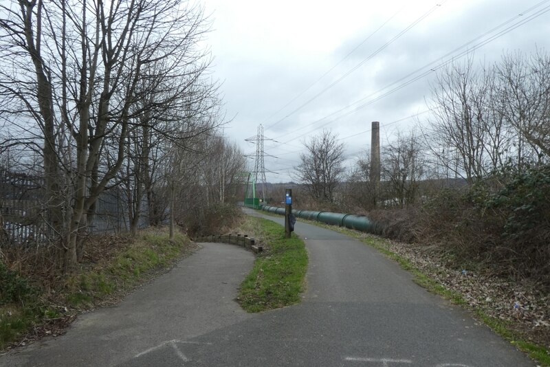 Route 69 to the left © DS Pugh cc-by-sa/2.0 :: Geograph Britain and Ireland