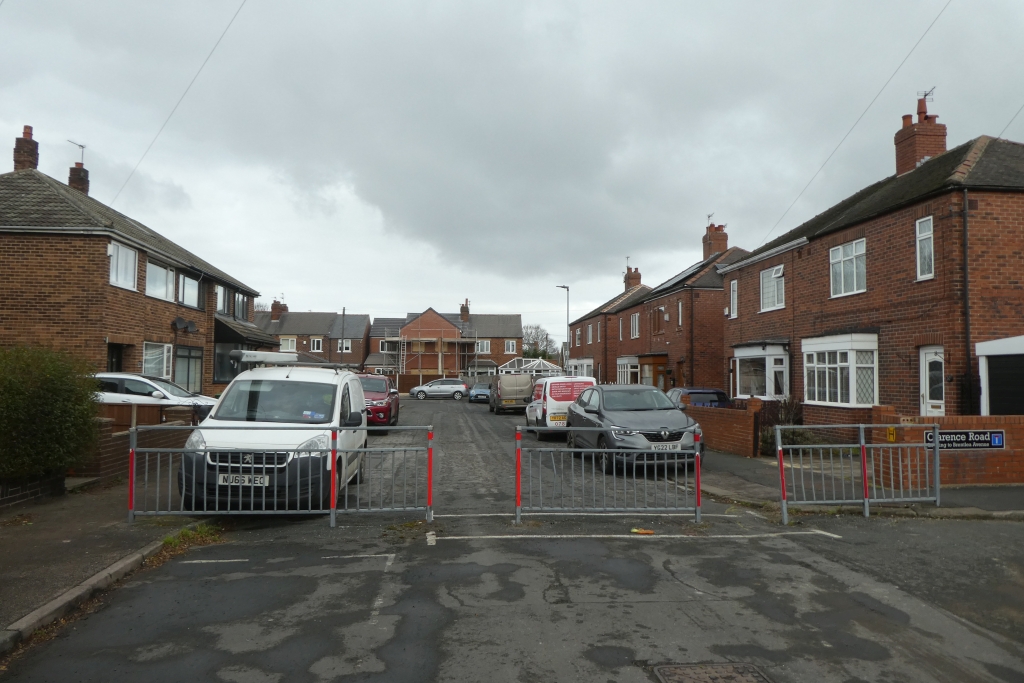 traffic-calming-on-major-street-ds-pugh-cc-by-sa-2-0-geograph