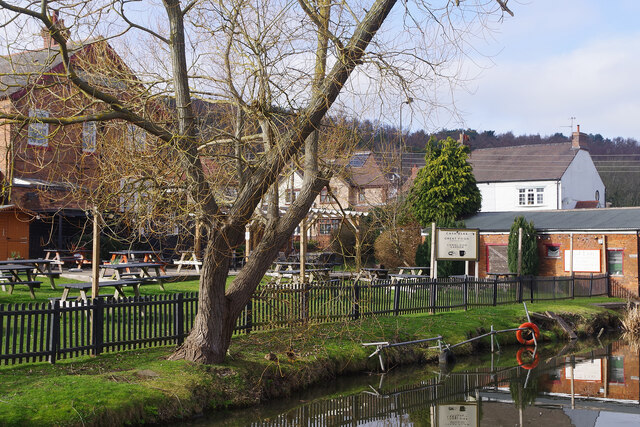 the-red-lion-hopwas-stephen-mckay-geograph-britain-and-ireland