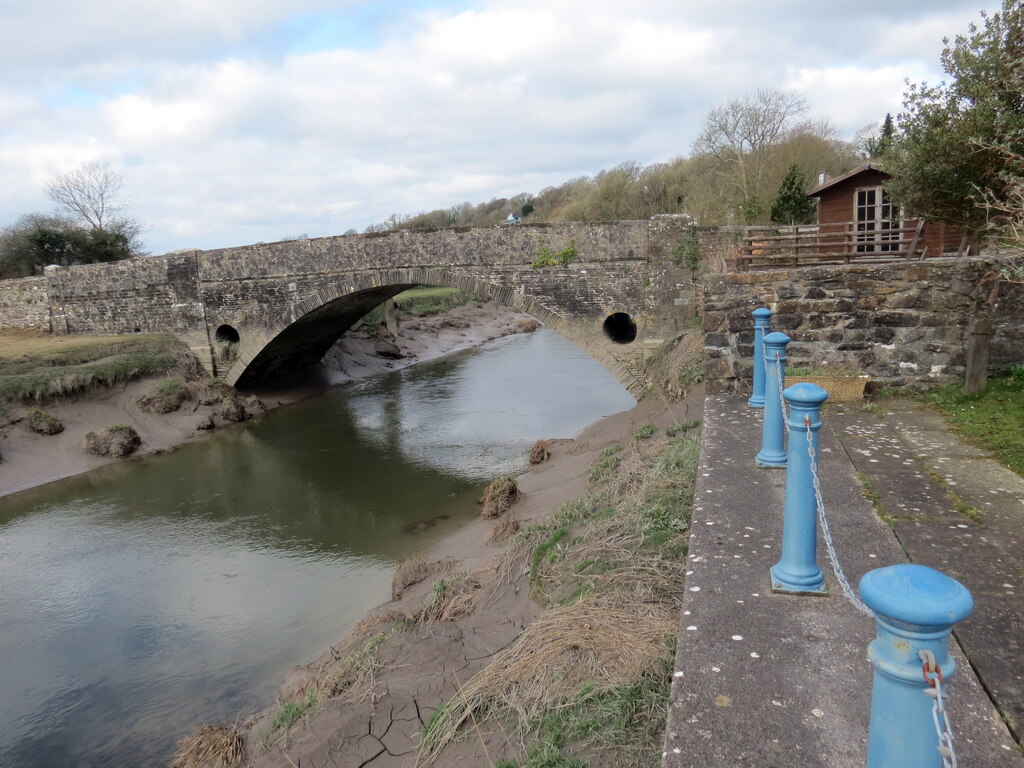 Pont San Cler / St Clears Bridge © Alan Richards cc-by-sa/2.0 ...