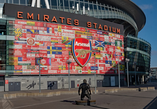 Holloway : mural, Emirates Stadium © Jim Osley :: Geograph Britain and ...