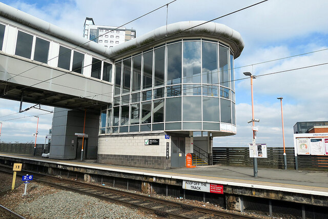 Platform 4 and the 'new' footbridge at Wolverhampton station