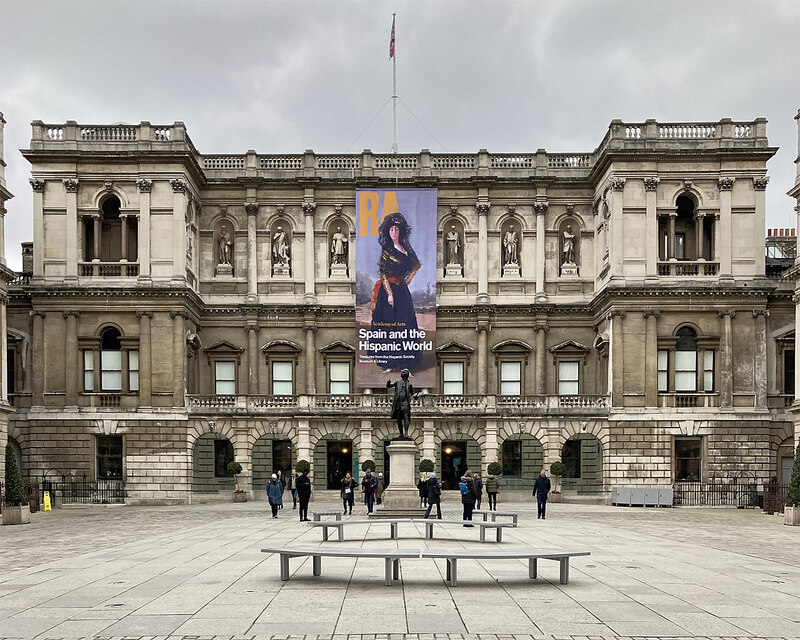 At the Royal Academy © John Sutton ccbysa/2.0 Geograph Britain and