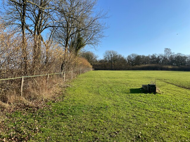 Open land by Patchbourne Wood © Mr Ignavy cc-by-sa/2.0 :: Geograph ...