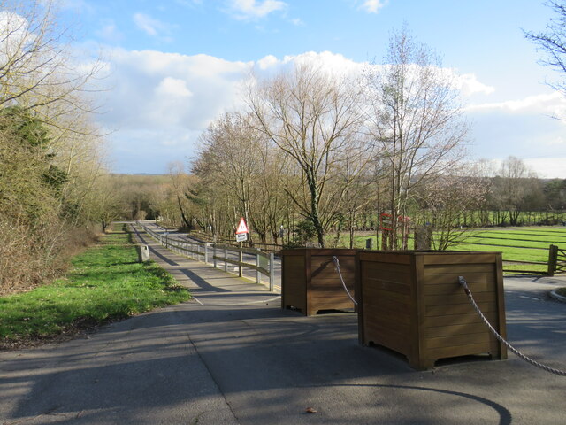 Public footpath and access road, Chessington World of Adventures