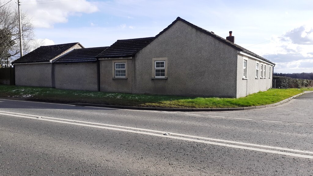 military-cottage-on-south-side-of-a689-roger-templeman-cc-by-sa-2