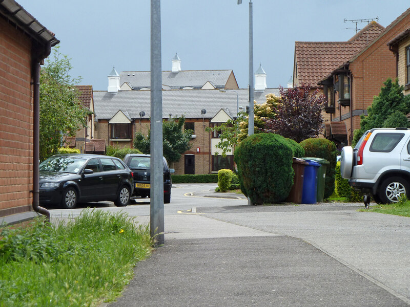 bruce-s-wharf-road-grays-robin-webster-cc-by-sa-2-0-geograph