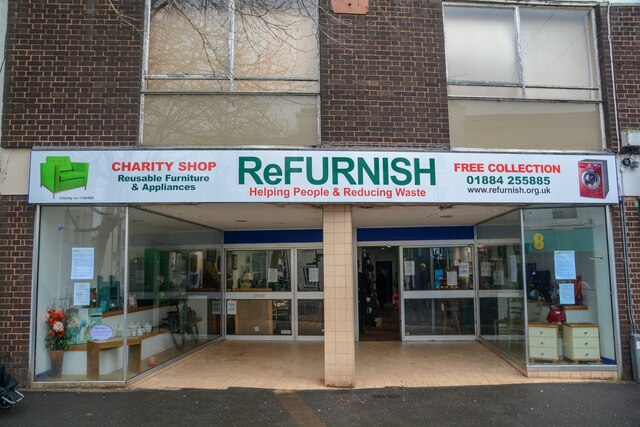 Tiverton : Refurnish Charity Shop