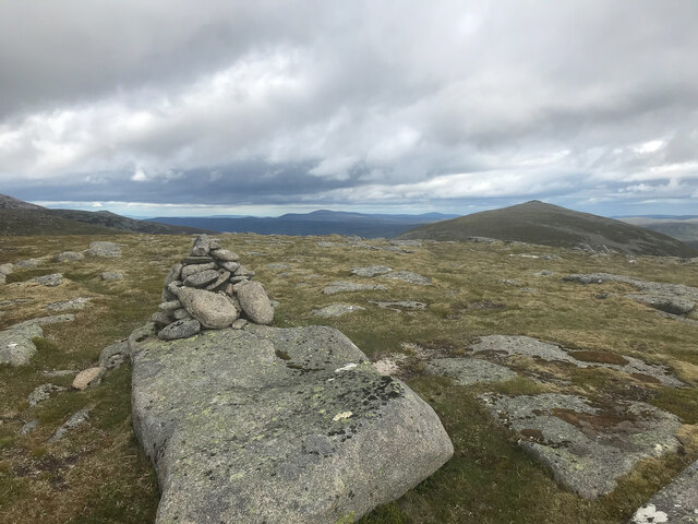 Summit Cairn of Gowal Munro top 983m