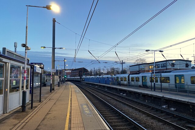 Southbound ThamesLink train departing St Albans City