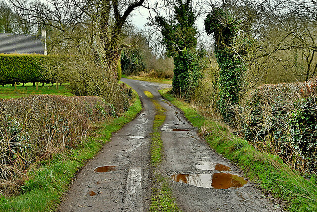 Rough lane Dunnamona