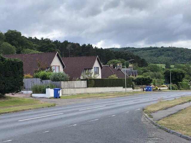 Houses on the A862 at Bunchrew