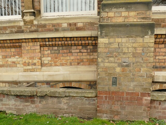 Flush bracket on the side of Lichfield register office