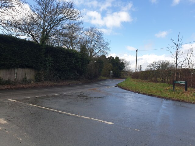 Back Lane junction to Brimpton Lane © Oscar Taylor :: Geograph Britain ...