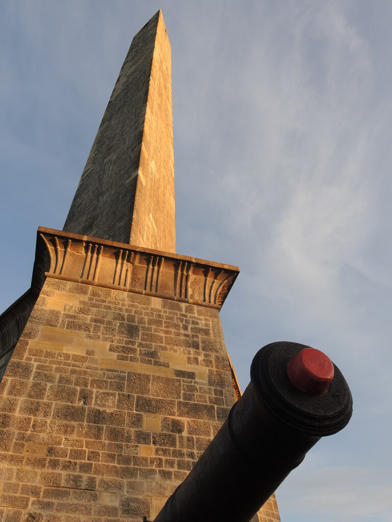 obelisk-and-cannon-neil-owen-cc-by-sa-2-0-geograph-britain-and-ireland