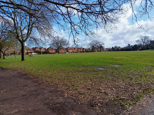 Wash Common Park © Oscar Taylor :: Geograph Britain And Ireland